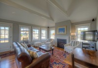 Cottage 211 Living Room